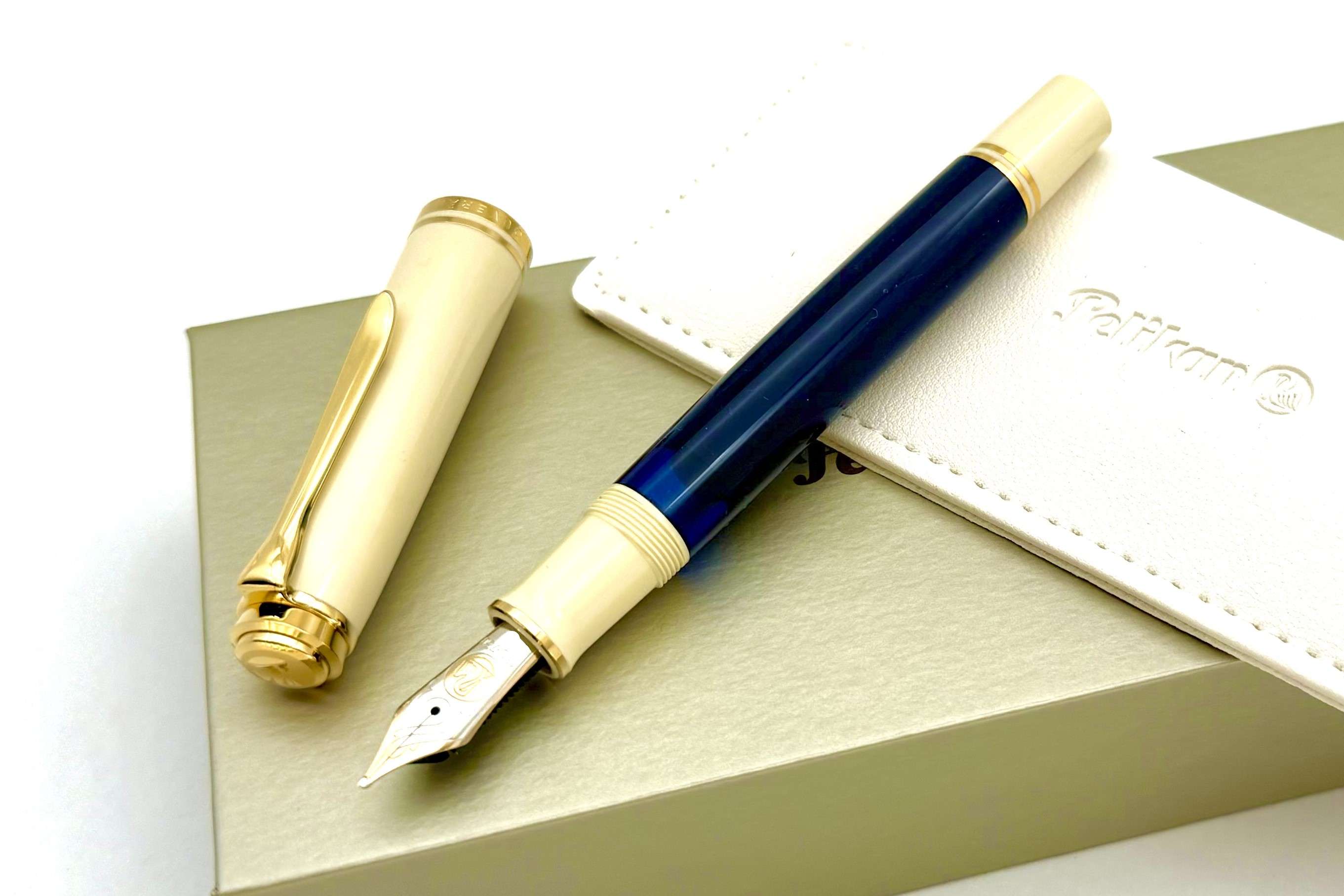 PelikanSESouveränM800CreamBlueFP_A